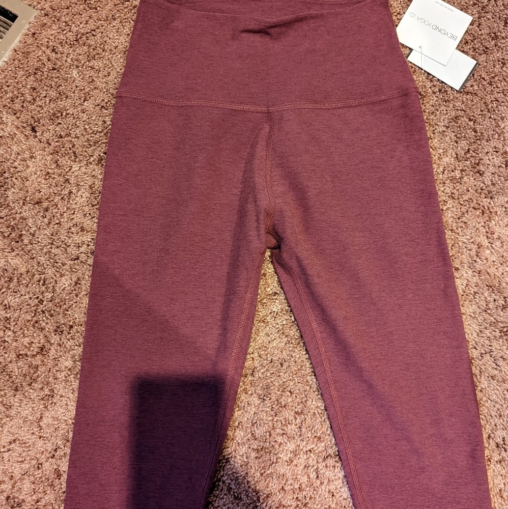 Beyond yoga crop leggings